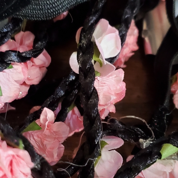 Headband with small flowers - Picture 6 of 8